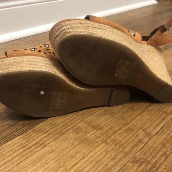 Marc Fisher wedge sandals - Picture 3 of 4